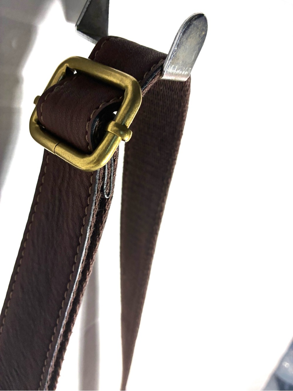 Fossil Morgan Traveler Brown Leather Messenger Crossbody Bag Key Charm - Picture 13 of 16